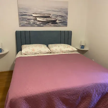 Апартаменты M&a *