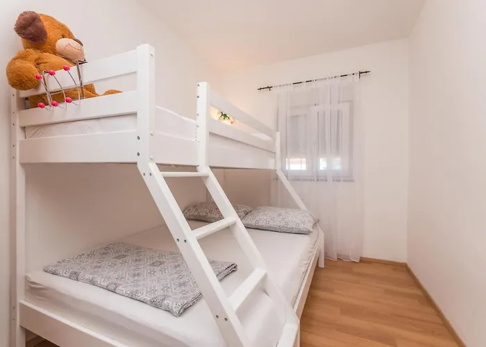 Апартаменты M&a *